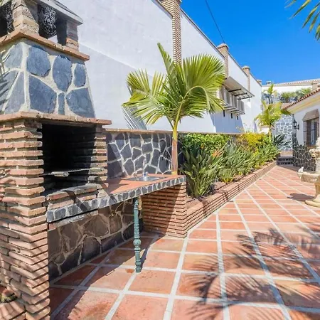 Angelyn By Ruralidays *